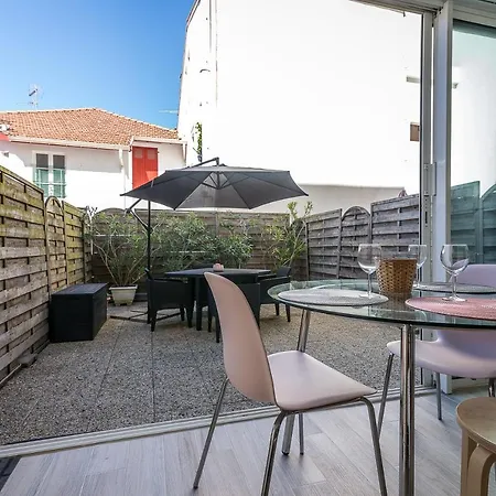 Argia, Studio Flat With Nice Terrace In Center-town Of * Biarritz